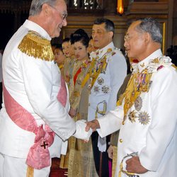 Enrique de Dinamarca con Bhumibol de Tailandia