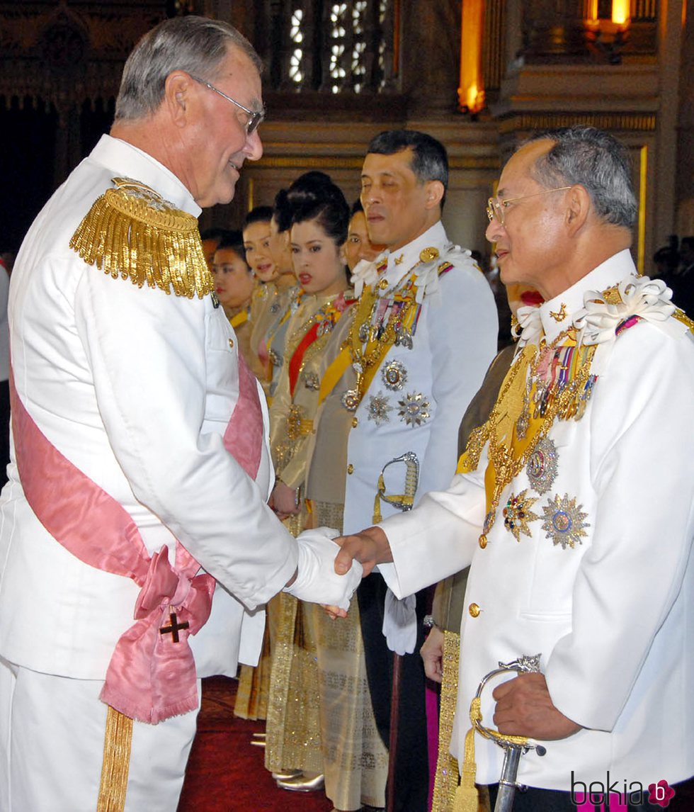 Enrique de Dinamarca con Bhumibol de Tailandia