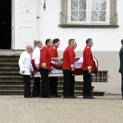 El cuerpo sin vida de Enrique de Dinamarca pone rumbo a Amalienborg
