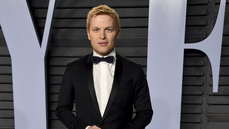Ronan Farrow en la fiesta Vanity Fair tras los Oscar 2018