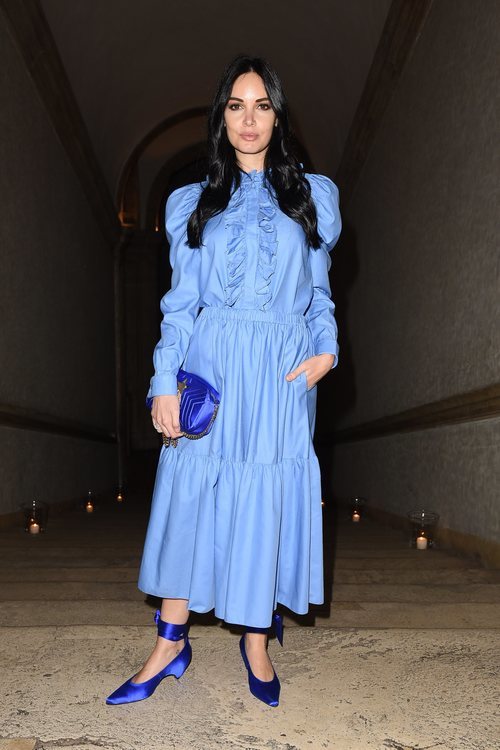 Michela Quattrociocche con un vestido azul de volantes y vuelo en el Festival de Cine Frnacés de Vous Rendez