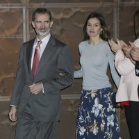 Los Reyes Felipe y Letizia en la entrega de las becas de 'la Caixa'