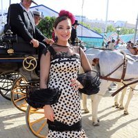 Raquel Bollo con un bonito vestido en la Feria de Abril 2018