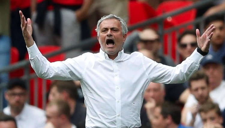 José Mourinho en un partido de la FA Cup