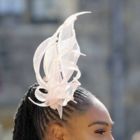 Detalle del llamativo tocado de Serena Williams en la boda del Príncipe Harry y Meghan Markle