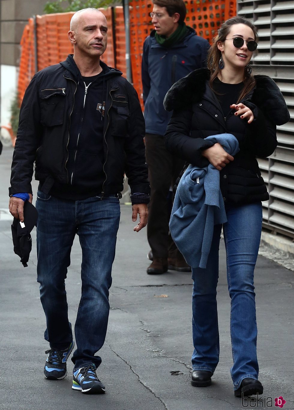 Aurora Ramazzotti, hija del cantante, junto a su guardaespaldas
