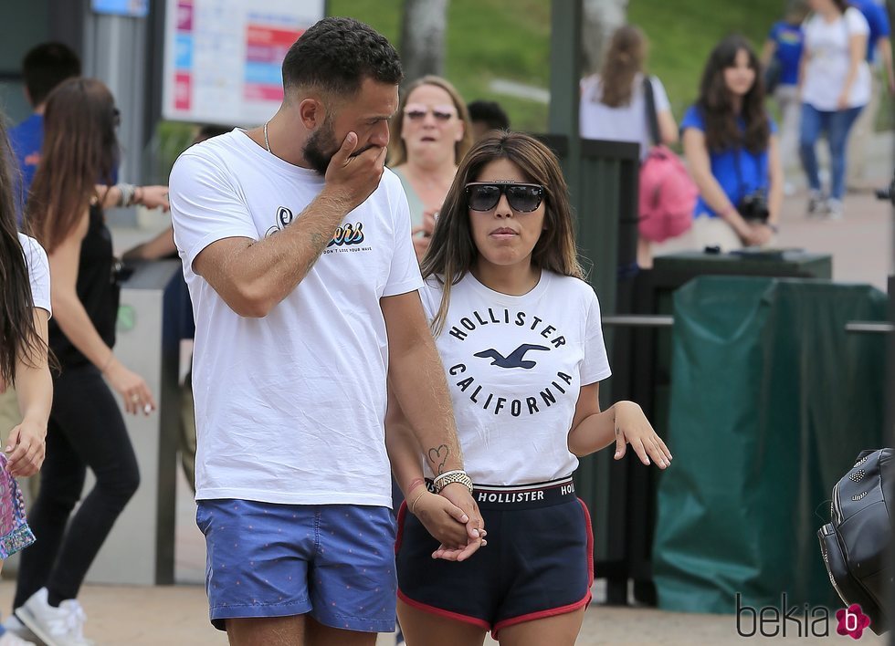 Alberto Isla y Chabelita Pantoja agarrados de la mano en el Parque de Atracciones de Madrid