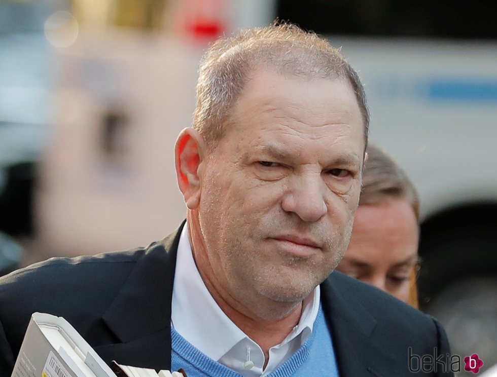 Harvey Weinstein se entrega en la Policía de Nueva York