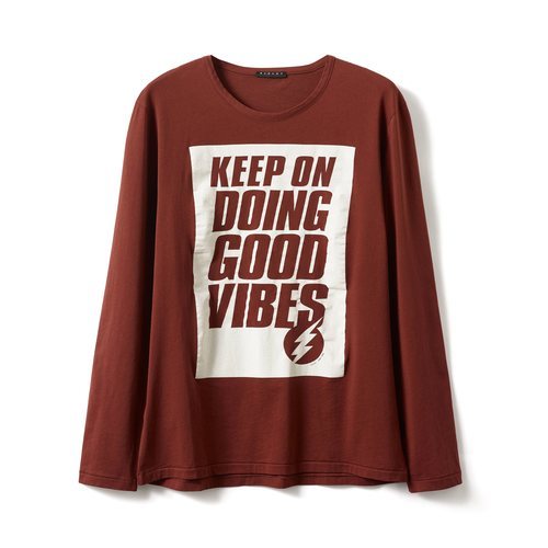 Camiseta en color teja con letras estampadas de la nueva colección otoño/invierno 2018/2019 de Sisley