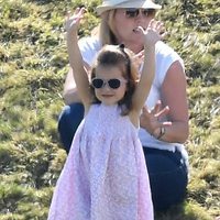 La Princesa Carlota con gafas de sol en un torneo de polo