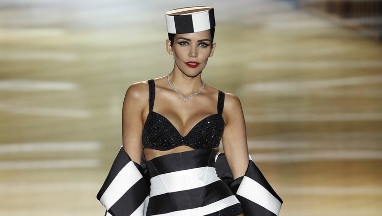 Rosanna Zanetti en el desfile de Andrés Sarda en Madrid Fashion Week primavera/verano 2019