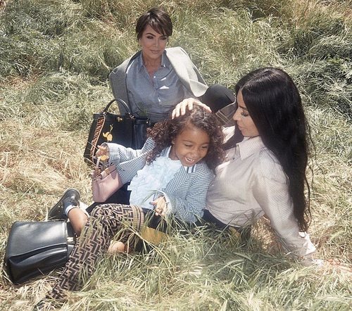 Kim Kardashian Kris Jenner y North West en una nueva campaña para Feind 2018