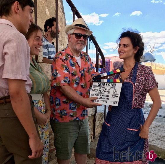 Penélope Cruz y Pedro Almodóvar durante el rodaje de 'Dolor y Gloria'