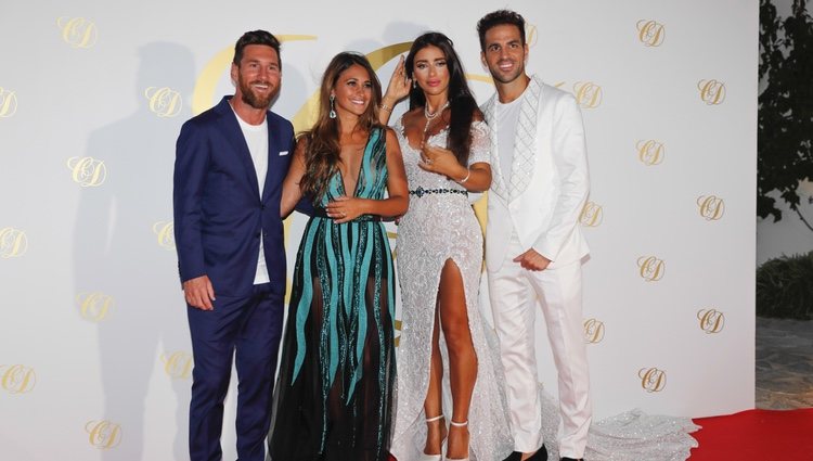 Leo Messi y Antonella Roccuzzo junto a Cesc Fábregas y Daniella Semaan en Ibiza