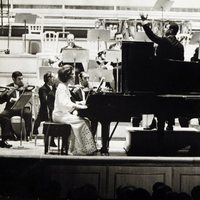 Irene de Grecia tocando el piano