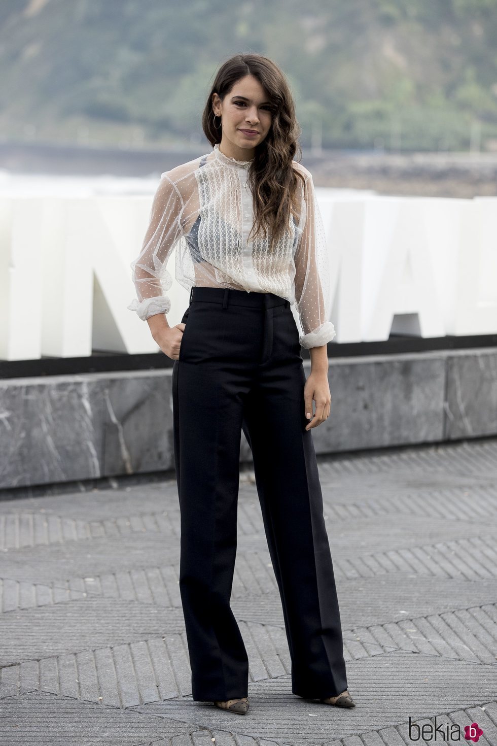 Claudia Traisac en el photocall de 'Vivir sin permiso'
