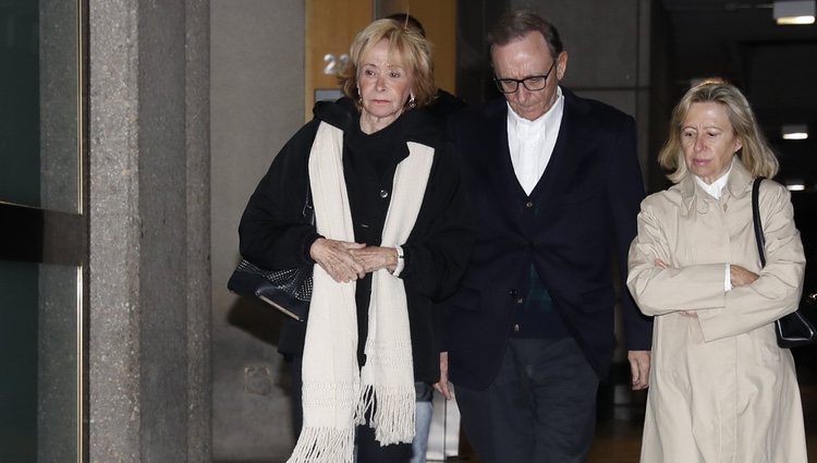 María Teresa Fernández de la Vega llegando a la capilla ardiente de Álvaro de Luna