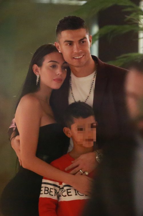 Geogina Rodríguez y Cristiano Ronaldo muy cariñosos con Cristiano Ronaldo Junior en Londres