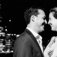 Romántica imagen de Theodora de Grecia y Matthew Kumar en el posado oficial de su compromiso