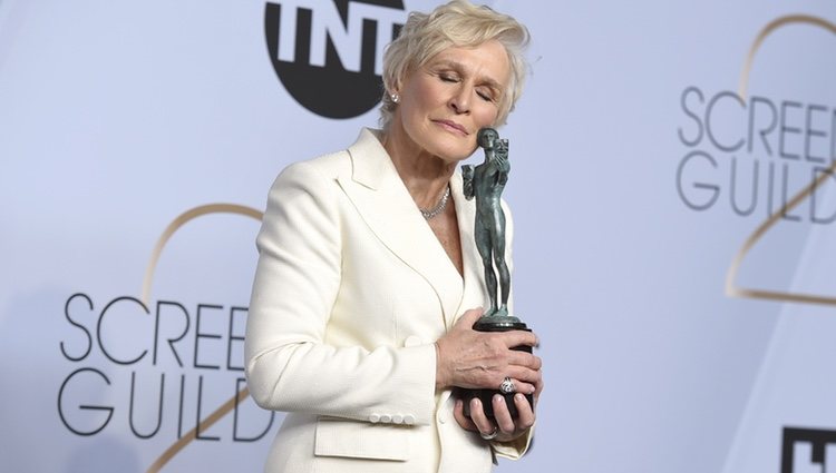 Glenn Close con su premio SAG 2019
