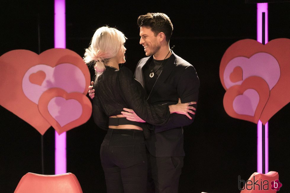 Fede e Ylenia en la sala de los reencuentros en 'GH DÚO' durante la gala 7