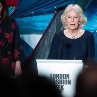 Camilla Parker da un discurso en la Semana de la Moda de Londres 2019
