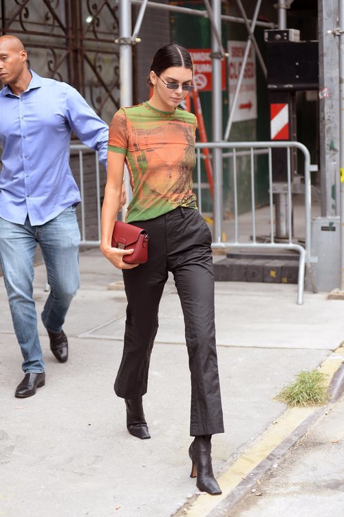 Kendall Jenner con un look sencillo durante la Semana de la Moda de Nueva York en septiembre de 2018