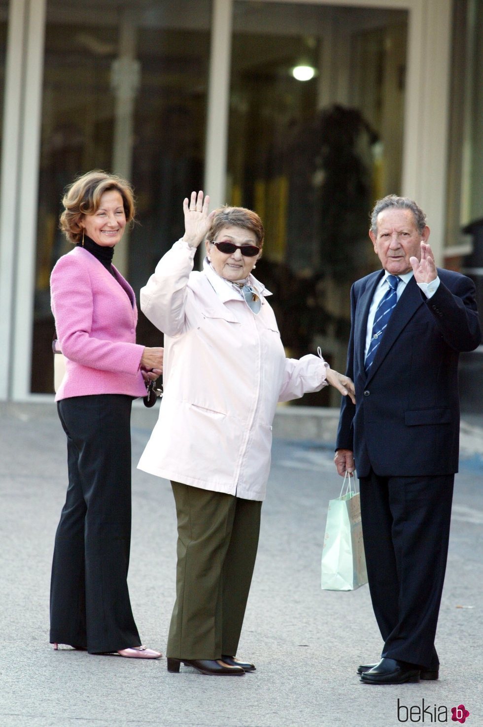 Paloma Rocasolano con sus padres, Francisco Rocasolano y Enriqueta Rodríguez