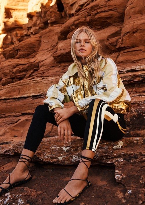 Chaqueta dorada de la colección Studio primavera/verano 2019 de H&M