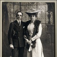Alfonso XIII y Victoria Eugenia de Battenberg tras oficializar su compromiso