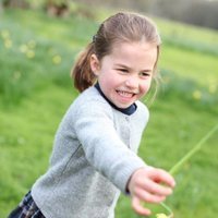 La Princesa Carlota, muy divertida en el campo