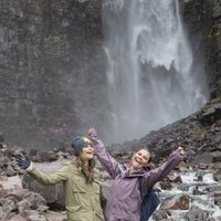 Victoria de Suecia y Sofia Hellqvist se divierten en Dalarna