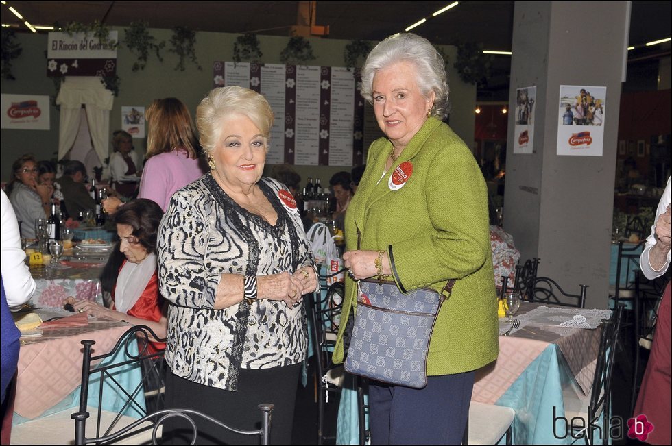 Cuqui Fierro y la Infanta Pilar en el Rastrillo Nuevo Futuro 2009