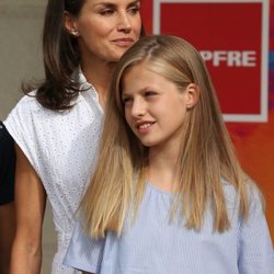 La Reina Letizia y la Princesa Leonor en el Náutico de Palma