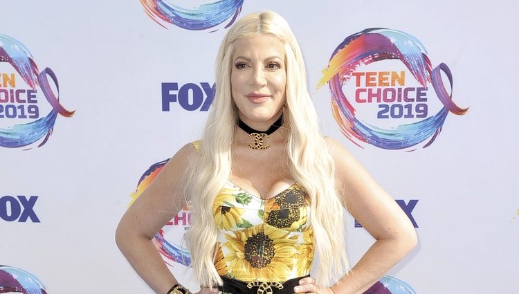 Tori Spelling en los Teen Choice Awards 2019