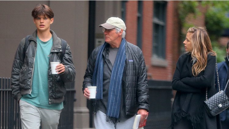 Richard Gere y su hijo mayor junto a Alejandra Silva en Nueva York