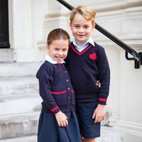 El Príncipe Jorge y la Princesa Carlota en su primer día de colegio