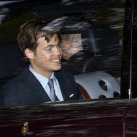 Charles Armstrong-Jones y Lady Margaret Armstrong-Jones de camino a la iglesia en Balmoral
