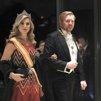 Guillermo Alejandro y Máxima de Holanda en la cena por la entronización de Naruhito de Japón