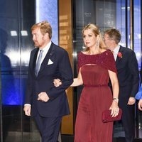 Guillermo Alejandro y Máxima de Holanda en el banquete organizado por la entronización de Naruhito de Japón