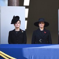 Sophie Rhys-Jones, Meghan Markle y Sir Timothy Laurence en el Día del Recuerdo 2019
