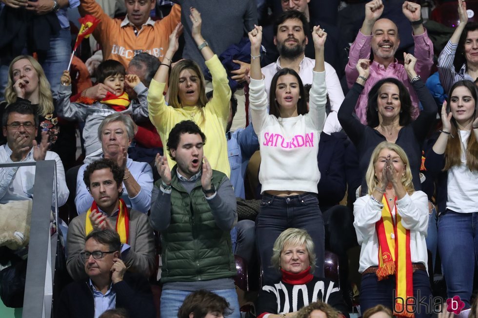 Sandra Gago animando a Feliciano López en la semifinal de la Copa Davis