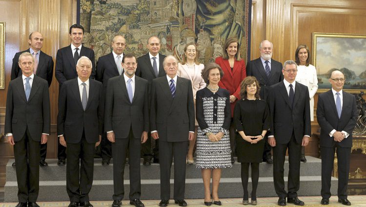 Los Reyes, Mariano Rajoy y sus 13 ministros en la Zarzuela