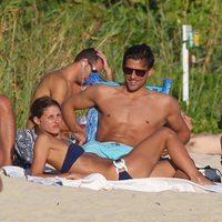 Olivia Palermo y Johannes Huebl toman el sol en San Bartolomé