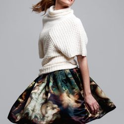 Ainhoa Arbizu con falda de vuelo y jersey para la revista Popme Magazine