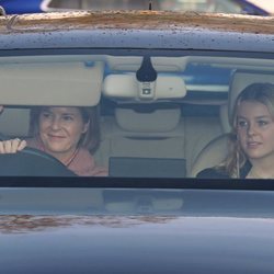 Lady Serena Armstrong-Jones y Lady Margarita Armstrong-Jones en el almuerzo prenavideño 2019 en Buckingham Palace