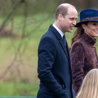 Kate Middleton con el Príncipe Guillermo en un servicio religioso tras celebrar su 38 cumpleaños