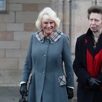 Camilla Parker y la Princesa Ana en la Universidad de Aberdeen