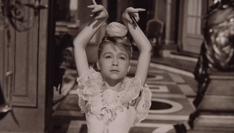 Marisol en su primera película, 'Un rayo de luz' (1960)
