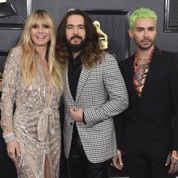 Heidi Klum, Tom Kaulitz y Bill Kaulitz en la alfombra roja de los Premios Grammy 2020